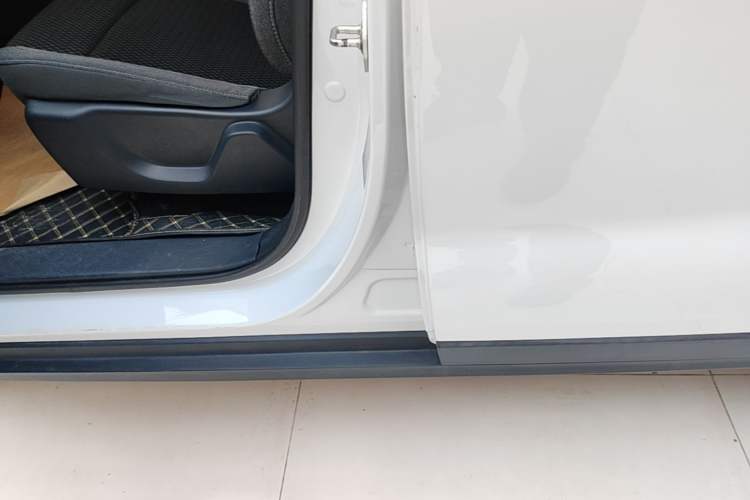 Used Leapmotor T03 2021 400 Lite Edition - Lithium-Ion Battery Left Side Sill