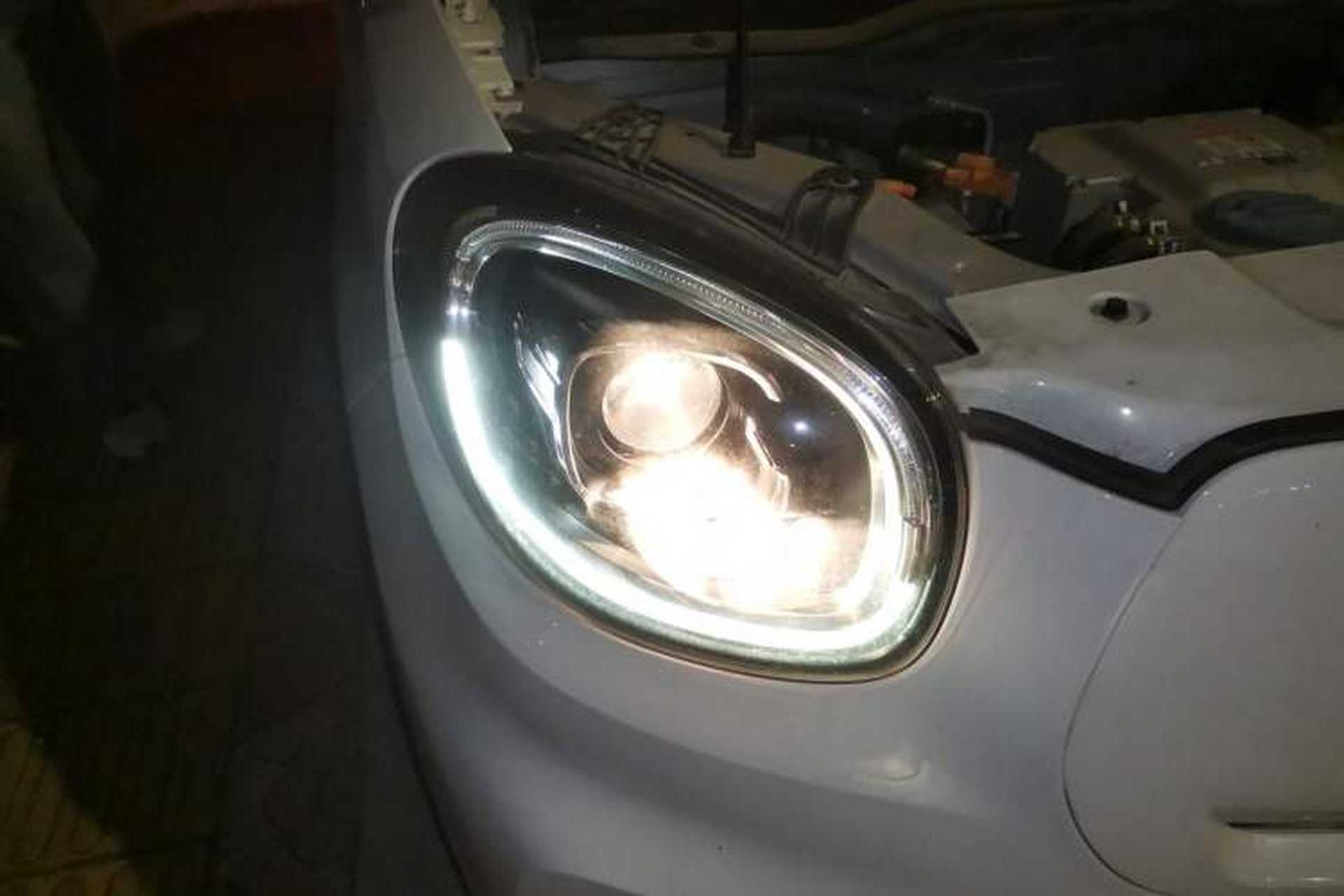Used Leapmotor T03 2021 400 Lite Edition - Lithium-Ion Battery Right Front Headlight