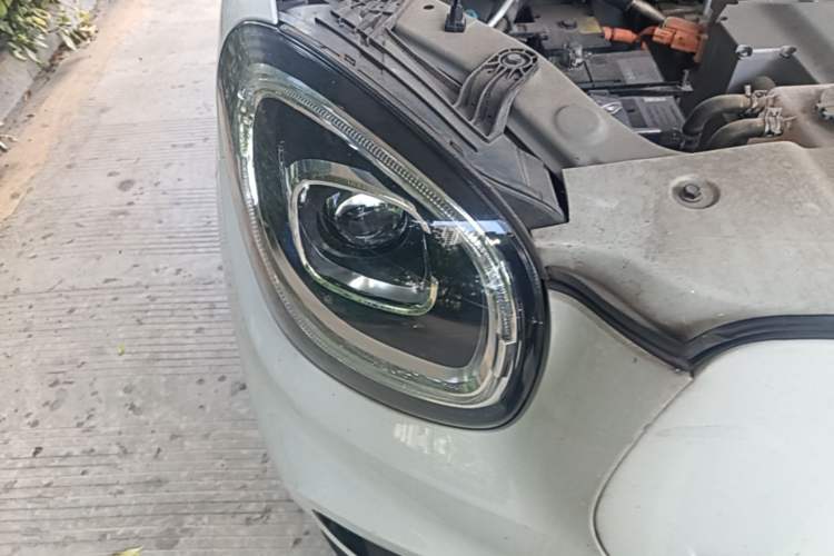 Used Leapmotor T03 2021 400 Lite Edition - Lithium-Ion Battery Right Front Headlight