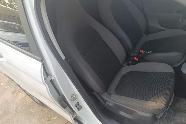 Used Leapmotor T03 2021 400 Lite Edition - Lithium-Ion Battery Right Front Seat