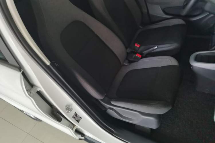Used Leapmotor T03 2021 400 Lite Edition - Lithium-Ion Battery Right Front Seat