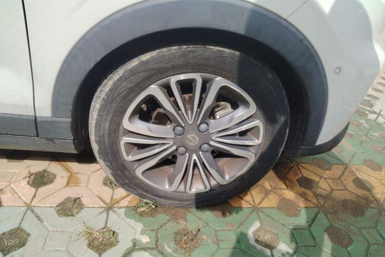 Used Leapmotor T03 2021 400 Luxury Edition Right Front Wheel Hub