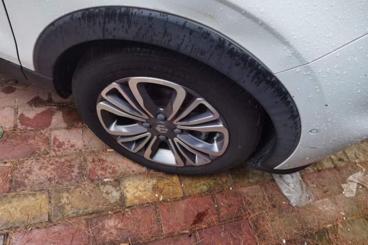 Used Leapmotor T03 2021 400 Luxury Edition Right Front Wheel Hub