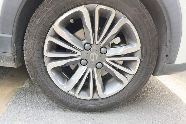 Used Leapmotor T03 2021 400 Luxury Edition Right Front Wheel Hub