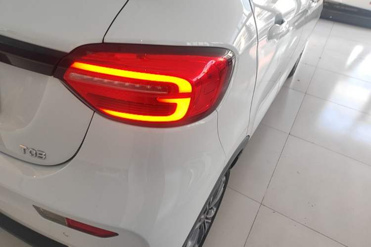 Used Leapmotor T03 2021 400 Lite Edition - Lithium-Ion Battery Right Rear Taillight