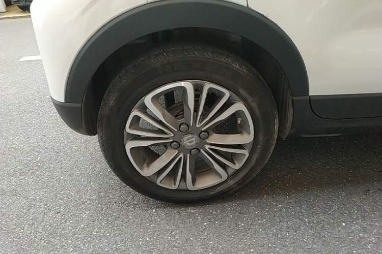 Used Leapmotor T03 2021 400 Lite Edition - Lithium-Ion Battery Right Rear Wheel Hub