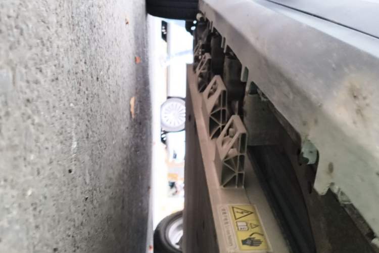 Used Leapmotor T03 2021 400 Luxury Edition Right Side Sill