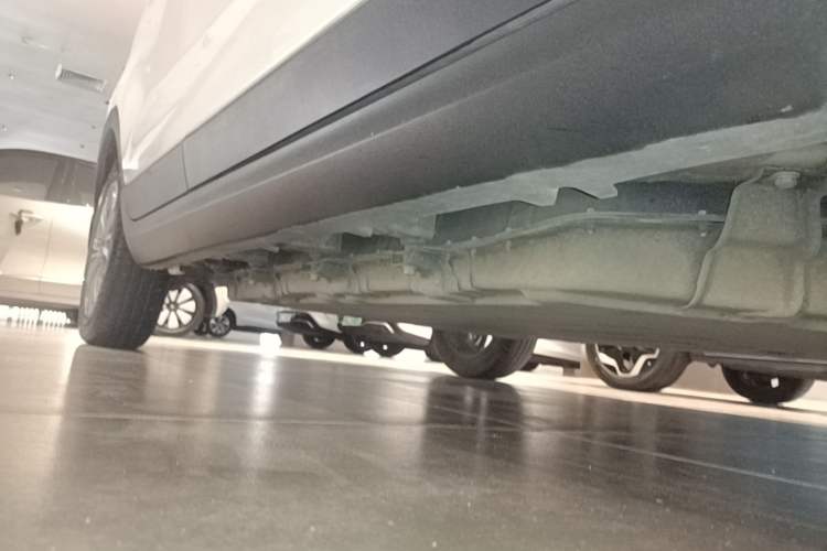 Used Leapmotor T03 2021 400 Lite Edition Lithium Iron Phosphate Right Side Sill