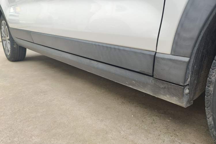 Used Leapmotor T03 2021 400 Lite Edition - Lithium-Ion Battery Right Side Sill