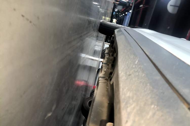 Used Leapmotor T03 2021 400 Lite Edition Lithium Iron Phosphate Right Side Sill