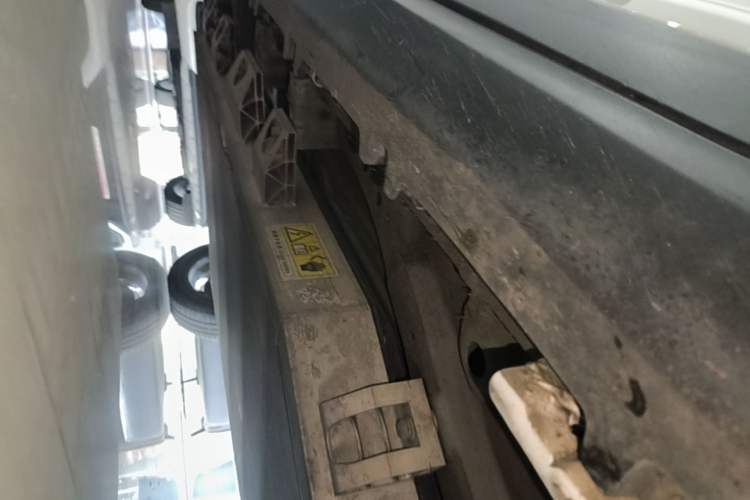 Used Leapmotor T03 2021 400 Luxury Edition Right Side Sill