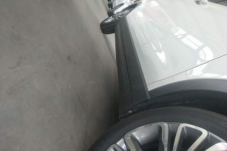 Used Leapmotor T03 2021 400 Lite Edition - Lithium-Ion Battery Right Side Sill