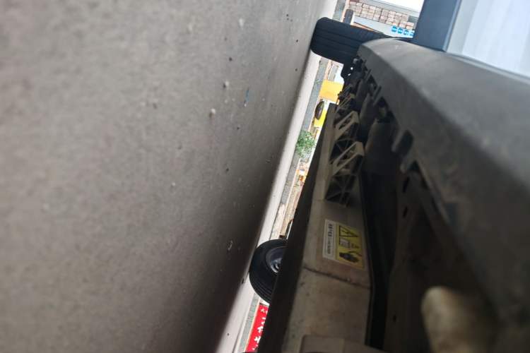 Used Leapmotor T03 2021 400 Lite Edition - Lithium-Ion Battery Right Side Sill