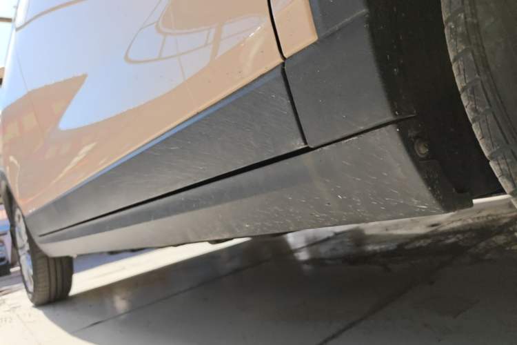 Used Leapmotor T03 2021 400 Comfort Edition Right Side Sill