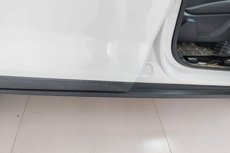 Used Leapmotor T03 2021 400 Lite Edition - Lithium-Ion Battery Right Side Sill