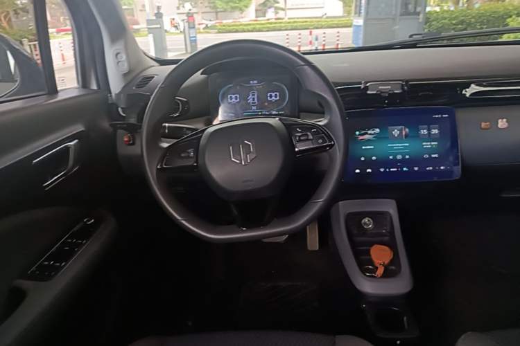 Used Leapmotor T03 2021 400 Lite Edition - Lithium-Ion Battery Steering Wheel