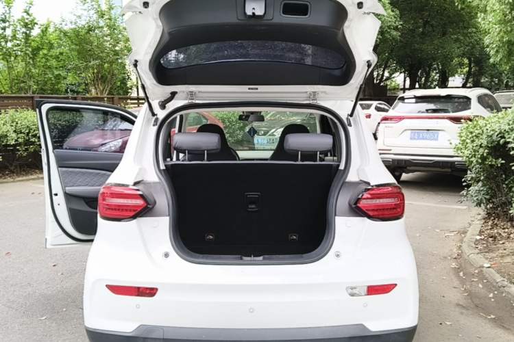 Used Leapmotor T03 2021 400 Luxury Edition Trunk