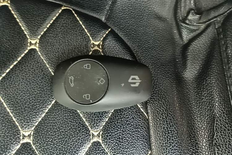 Used Leapmotor T03 2021 400 Lite Edition Lithium Iron Phosphate Vehicle Key