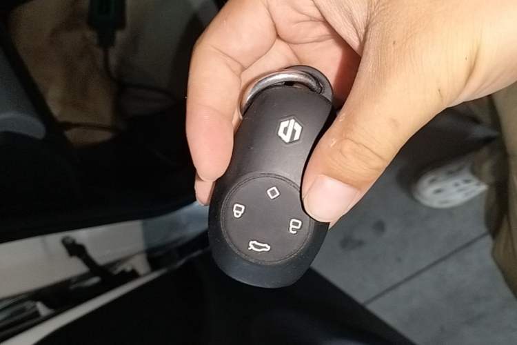 Used Leapmotor T03 2021 400 Lite Edition - Lithium-Ion Battery Vehicle Key