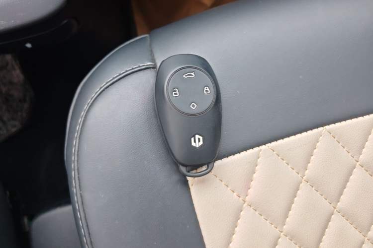 Used Leapmotor T03 2021 400 Lite Edition - Lithium-Ion Battery Vehicle Key