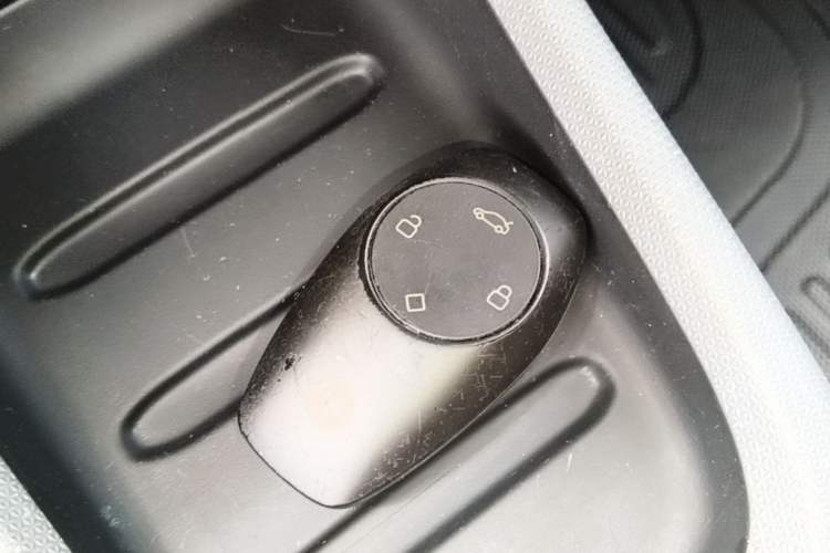 Used Leapmotor T03 2021 400 Lite Edition Lithium Iron Phosphate Vehicle Key