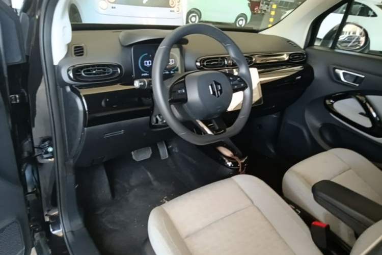 Used Leapmotor T03 2022 Crystal Edition Center Console