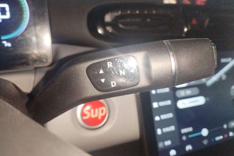 Used Leapmotor T03 2022 Crystal Edition Gear Lever