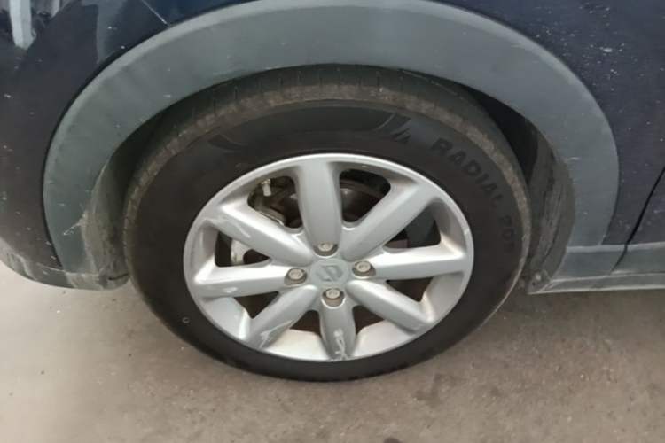 Used Leapmotor T03 2022 Crystal Edition Left Front Wheel Hub