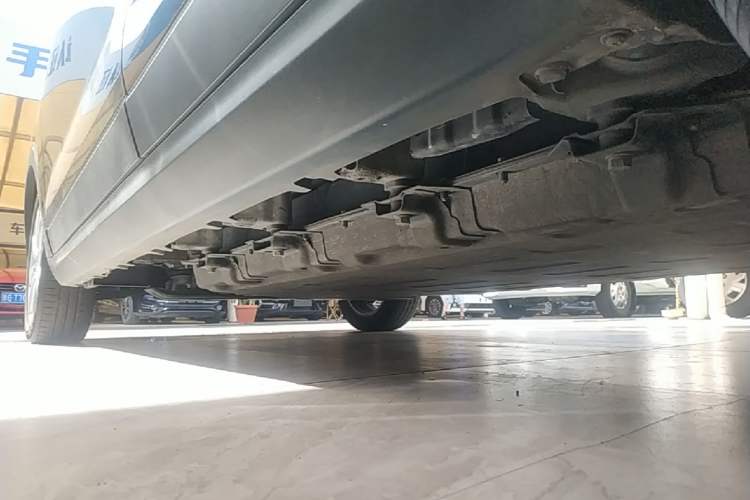 Used Leapmotor T03 2022 Crystal Edition Left Side Sill