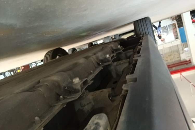Used Leapmotor T03 2022 Crystal Edition Left Side Sill