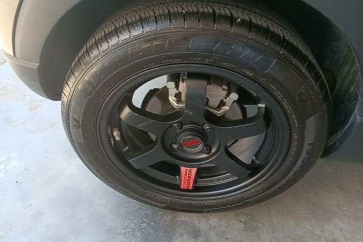 Used Leapmotor T03 2022 Crystal Edition Right Rear Wheel Hub