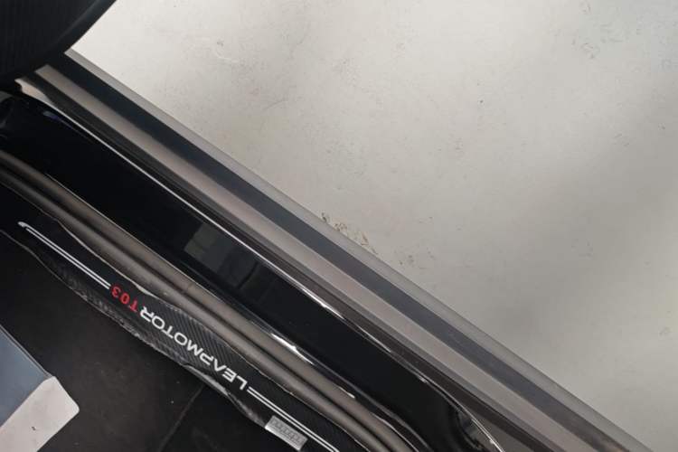 Used Leapmotor T03 2022 Crystal Edition Right Side Sill