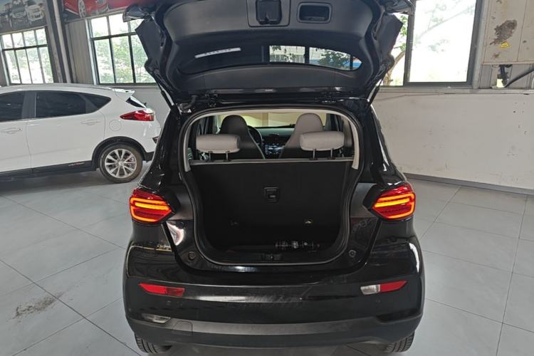 Used Leapmotor T03 2022 Crystal Edition Trunk