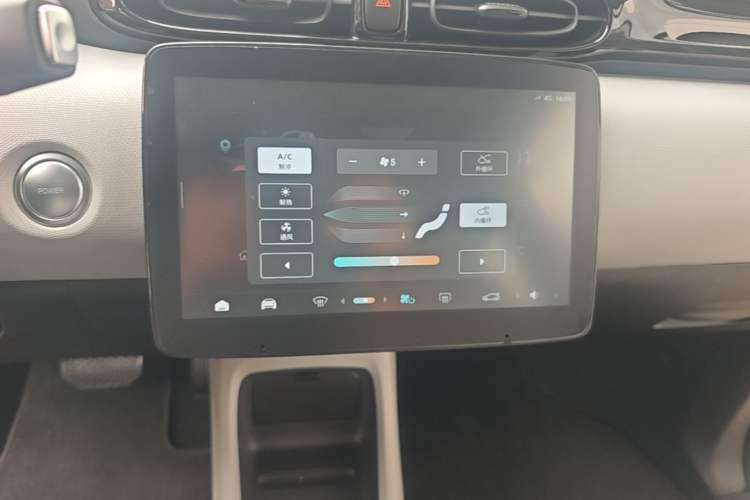 Used Leapmotor T03 2022 Hometown Jade Edition Audio And AC Panel