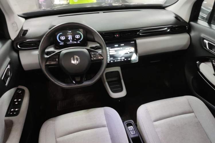 Used Leapmotor T03 2022 Crystal Edition Center Console
