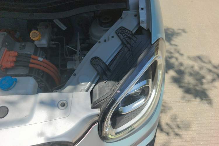Used Leapmotor T03 2022 Star Diamond Edition Engine Bay Left