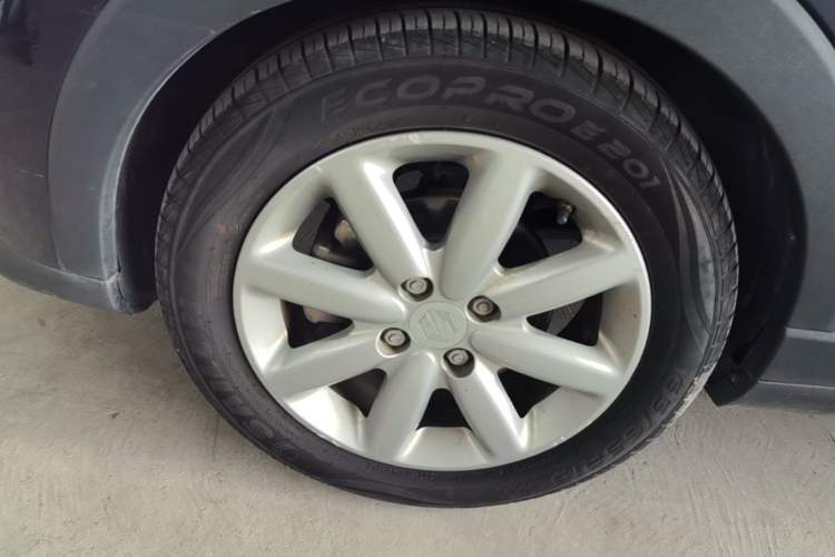 Used Leapmotor T03 2022 Crystal Edition Left Front Wheel Hub