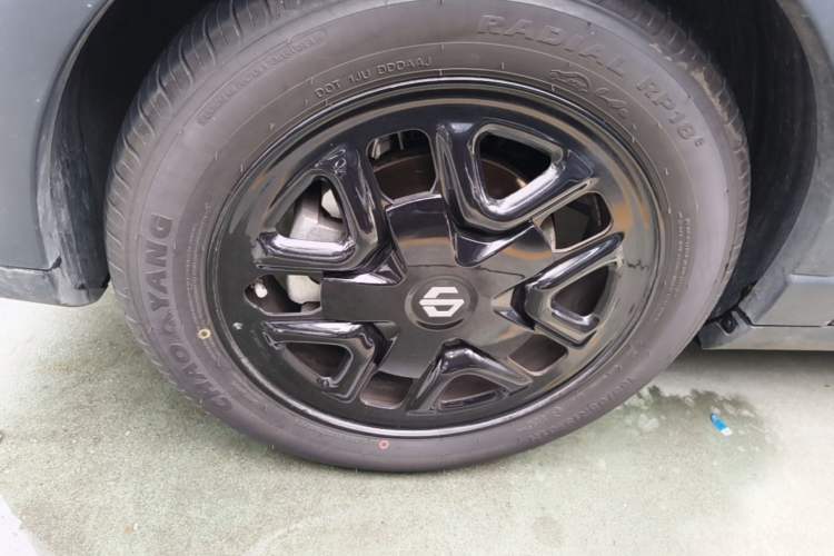 Used Leapmotor T03 2022 Crystal Edition Left Front Wheel Hub