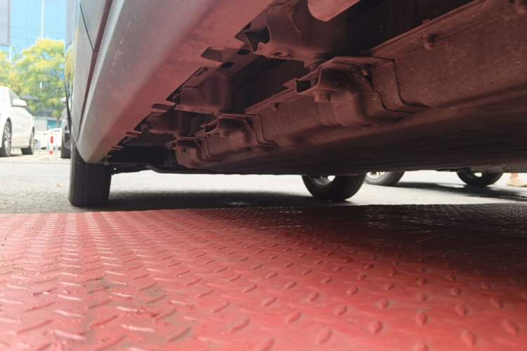 Used Leapmotor T03 2022 Star Diamond Edition Left Side Sill
