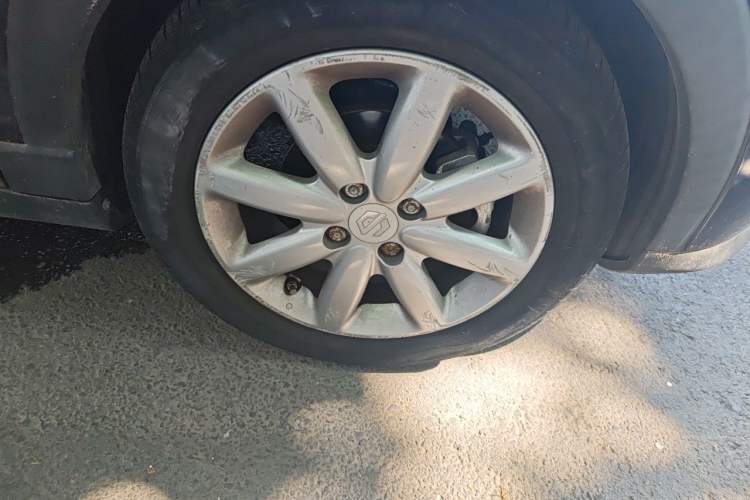 Used Leapmotor T03 2022 Crystal Edition Right Front Wheel Hub