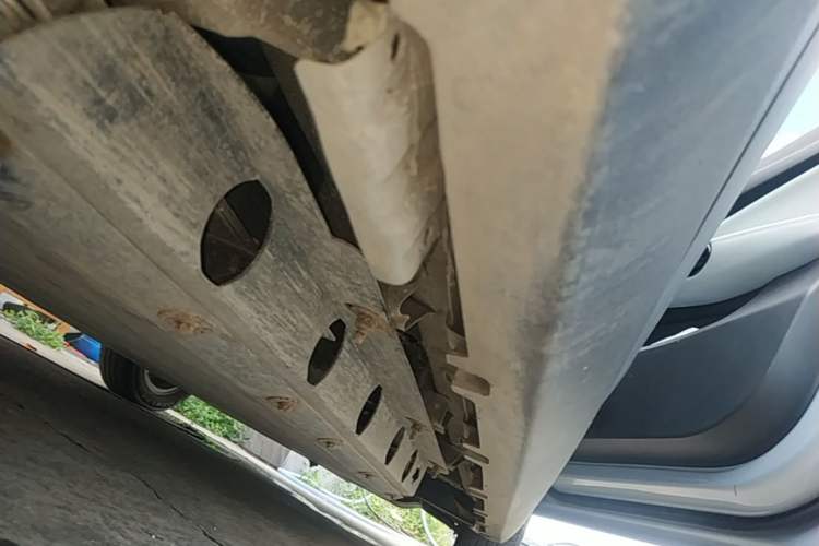 Used Leapmotor T03 2022 Star Diamond Edition Right Side Sill