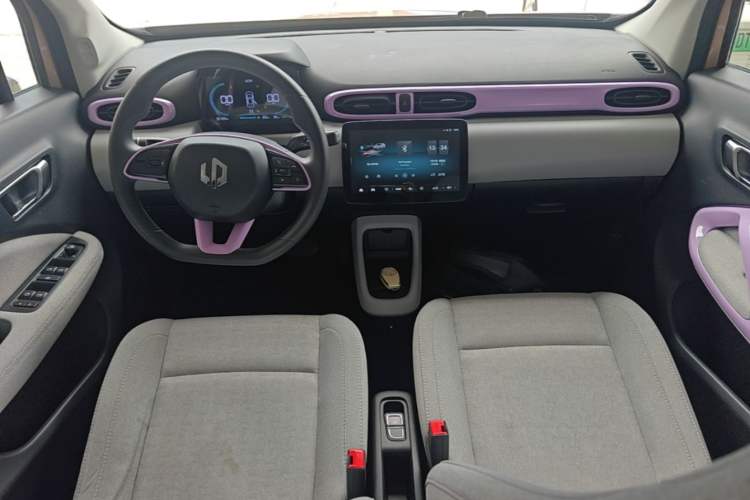 Used Leapmotor T03 2022 Pearl Edition Center Console