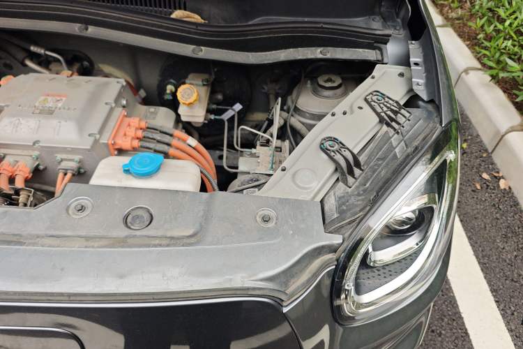 Used Leapmotor T03 2022 Crystal Edition Engine Bay Left