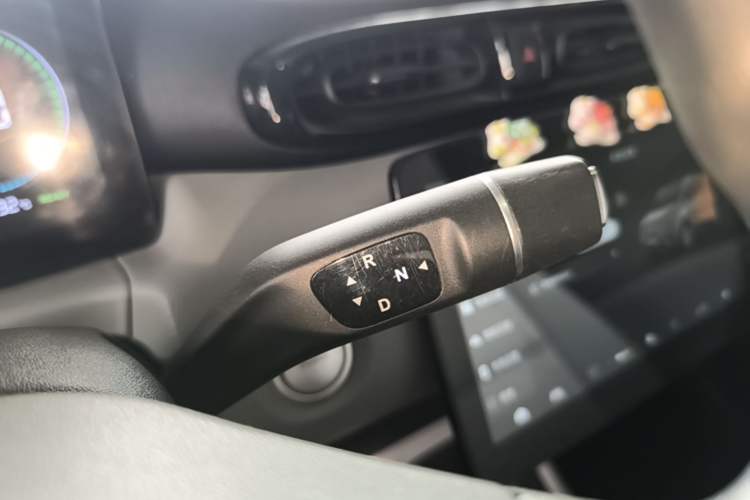 Used Leapmotor T03 2022 Agate Edition Gear Lever