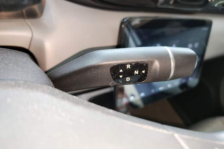 Used Leapmotor T03 2022 Crystal Edition Gear Lever