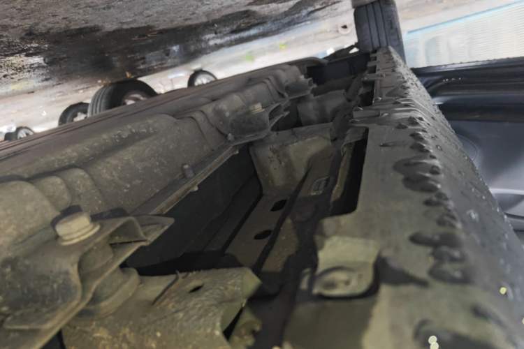 Used Leapmotor T03 2022 Crystal Edition Left Side Sill