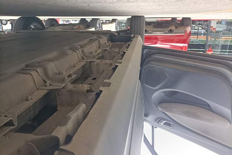 Used Leapmotor T03 2022 Glazed Edition Left Side Sill