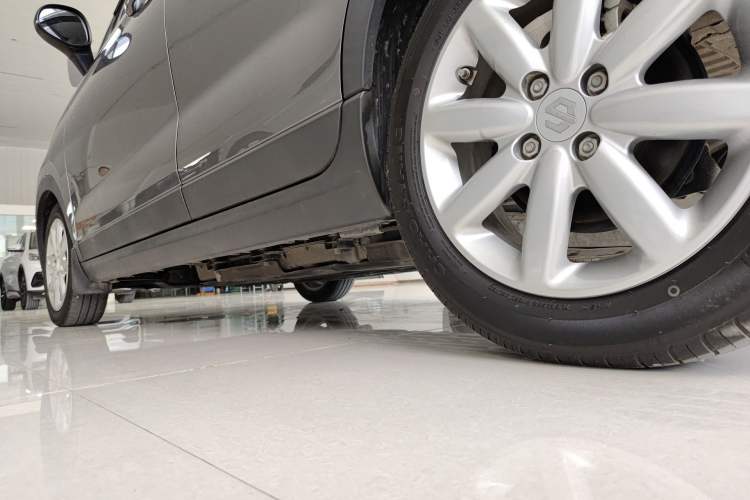 Used Leapmotor T03 2022 YAOJIN Edition Left Side Sill