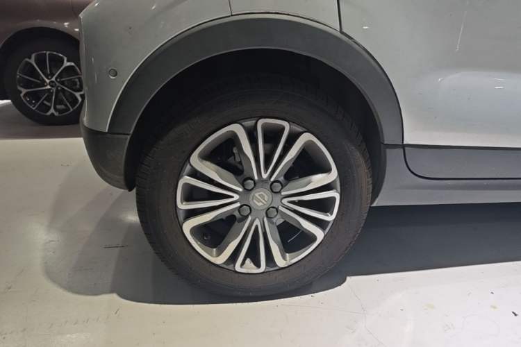Used Leapmotor T03 2022 Star Diamond Edition Right Rear Wheel Hub
