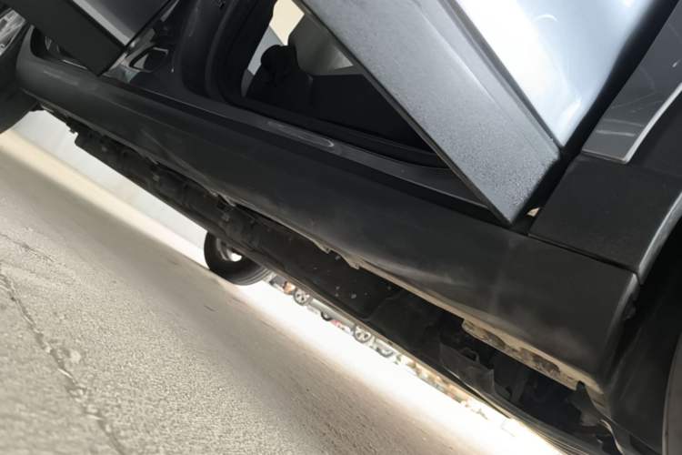 Used Leapmotor T03 2022 Agate Edition Right Side Sill